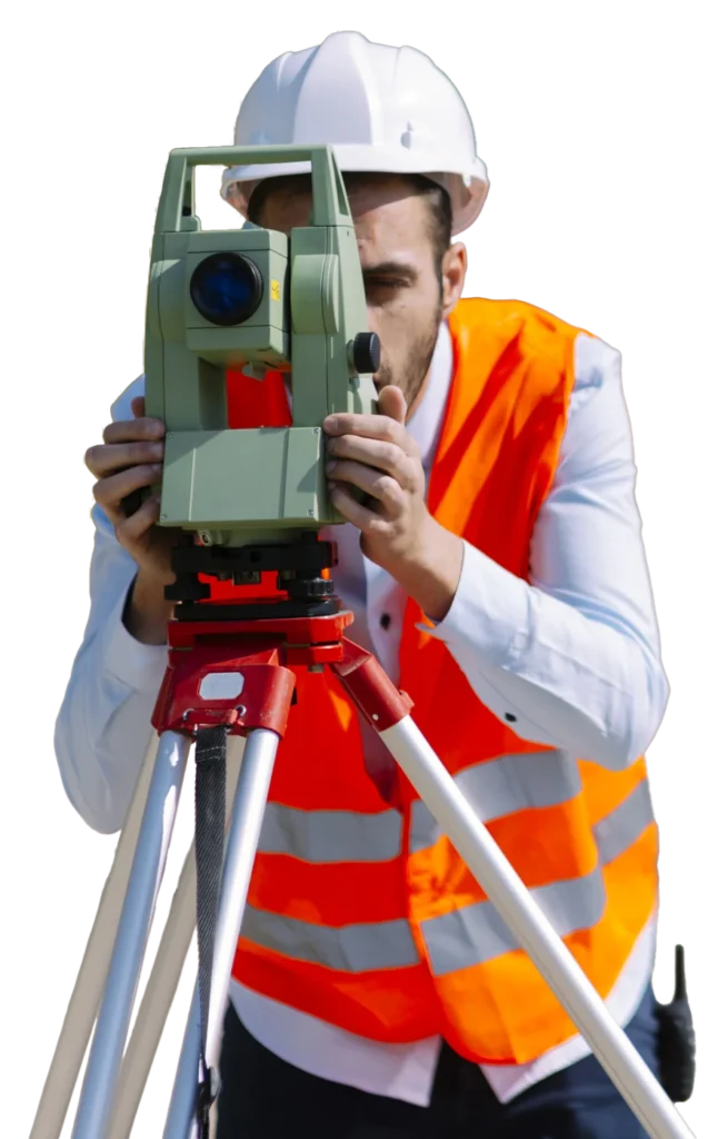 Levantamento Planimétrico 5 grupo-de-construtores-sorridentes-em-capacetes-no-canteiro-de-obras